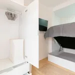 Rent 4 bedroom apartment in Barcelona