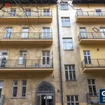 Pronajměte si 4 ložnic/e byt o rozloze 126 m² v Praha