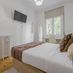 Rent a room of 120 m² in madrid