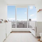 Rent 3 bedroom apartment of 258 m² in New York