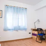 Rent a room of 140 m² in Valencia