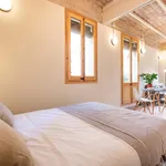 Rent 1 bedroom apartment of 28 m² in Barcelona