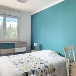 Appartement de 10 m² avec 4 chambre(s) en location à Lorient