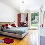 Rent 6 bedroom house of 525 m² in Rome