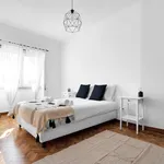 Rent 2 bedroom apartment of 92 m² in lisbon