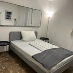 Miete 6 Schlafzimmer wohnung von 180 m² in München