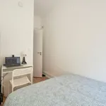 Rent 16 bedroom apartment in Lisbon