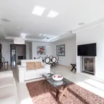 Rent 2 bedroom apartment of 171 m² in Puerto Banús