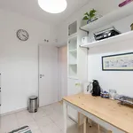 Rent 2 bedroom apartment of 109 m² in lisbon