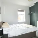 Rent 3 bedroom flat in Stoke-on-Trent