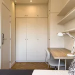 Rent a room of 280 m² in barcelona