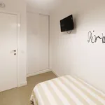 Rent a room of 260 m² in madrid