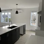 Rent 5 bedroom apartment in Sherbrooke