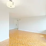 6 bedroom apartment of 893 sq. ft in Toronto