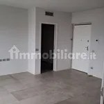 Affitto 4 camera appartamento di 102 m² in Brescia