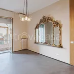 Rent 2 bedroom apartment of 85 m² in Milano