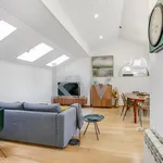 Rent 2 bedroom apartment of 85 m² in Lisbon