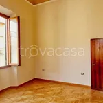 Affitto 6 camera appartamento di 180 m² in Firenze