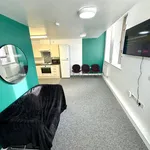 Rent 5 bedroom flat in Leicester