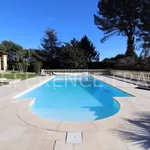 Maison de 300 m² avec 8 chambre(s) en location à Mougins