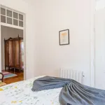 Rent a room of 180 m² in lisbon