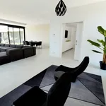 Rent 5 bedroom house of 590 m² in Madrid