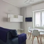 Rent a room of 72 m² in milan