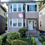 Rent 3 bedroom apartment of 204 m² in Staten Island