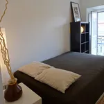 Rent 1 bedroom apartment of 45 m² in Lisbon