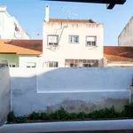 Rent a room of 150 m² in lisbon