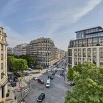 Rent 3 bedroom apartment of 131 m² in Paris