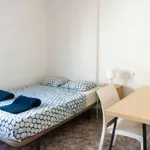 Rent a room of 200 m² in valencia