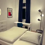 Rent a room of 100 m² in Berlin