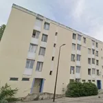 Rent 4 bedroom apartment of 76 m² in Vedène