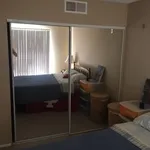 Rent 2 bedroom apartment in North Hollywood