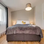 Pronajměte si 2 ložnic/e byt o rozloze 74 m² v Prague