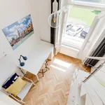 Rent 5 bedroom apartment in Prague