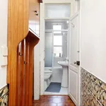 Rent a room of 85 m² in lisbon