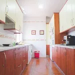 Rent a room of 200 m² in madrid