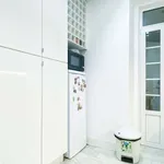 Rent a room of 120 m² in lisbon