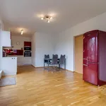 Pronajměte si 3 ložnic/e byt o rozloze 89 m² v Prague