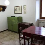 Affitto 4 camera appartamento di 75 m² in Sellano