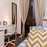 Rent a room of 75 m² in Milan