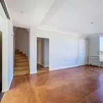 Rent 8 bedroom apartment of 196 m² in Paris