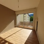 Rent 3 bedroom apartment of 6118 m² in FONTAINE