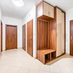 Pronajměte si 3 ložnic/e byt o rozloze 90 m² v Prague