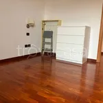 Rent 3 bedroom apartment of 95 m² in Milano