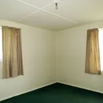 Rent 3 bedroom house in street