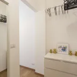 Rent a room of 80 m² in milan