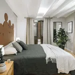 Rent 3 bedroom apartment of 80 m² in Barcelona